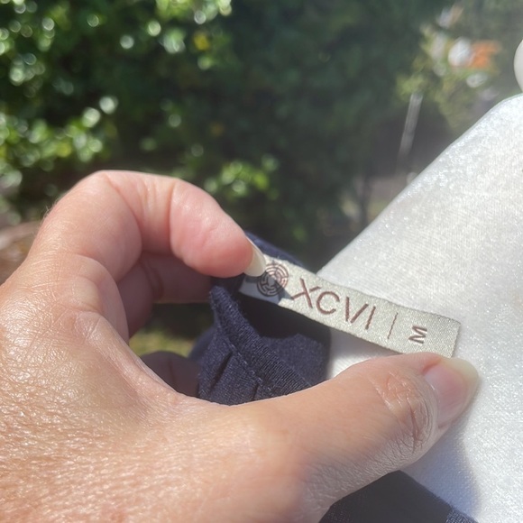 Xcvi Blue Satin Vneck Short Sleeve Tee M - Picture 8 of 10